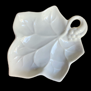 Lillian Vernon 1987 Porcelain Ivy white leaf dish 6 inch LV4591 VINTAGE with box